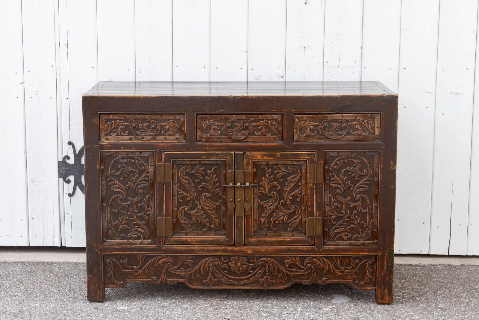 19th Century Carved Chinese Carved Buffet - 4