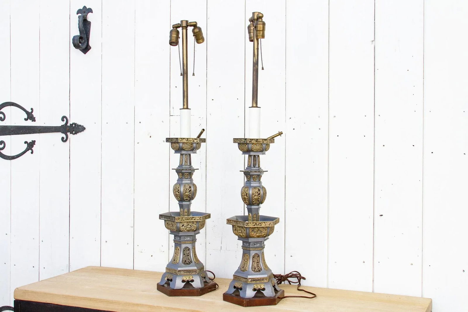 Pair of Tall Vintage Asian Table Lamps - 4