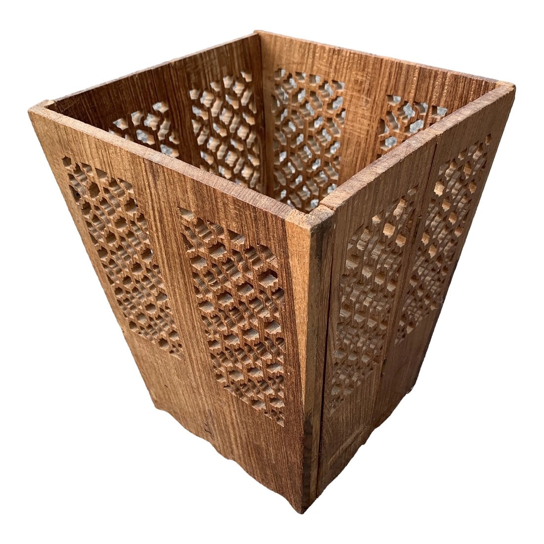 Vintage Asian Wooden Carved Jali Foldable Cachepot /Planter Box: Mid century hand Carved wood Jaali ( Islamic lattice design) planter box. This is foldable with brass hinges. Hand carved jali design. Asian hand carved Jardiniere. This has many uses -