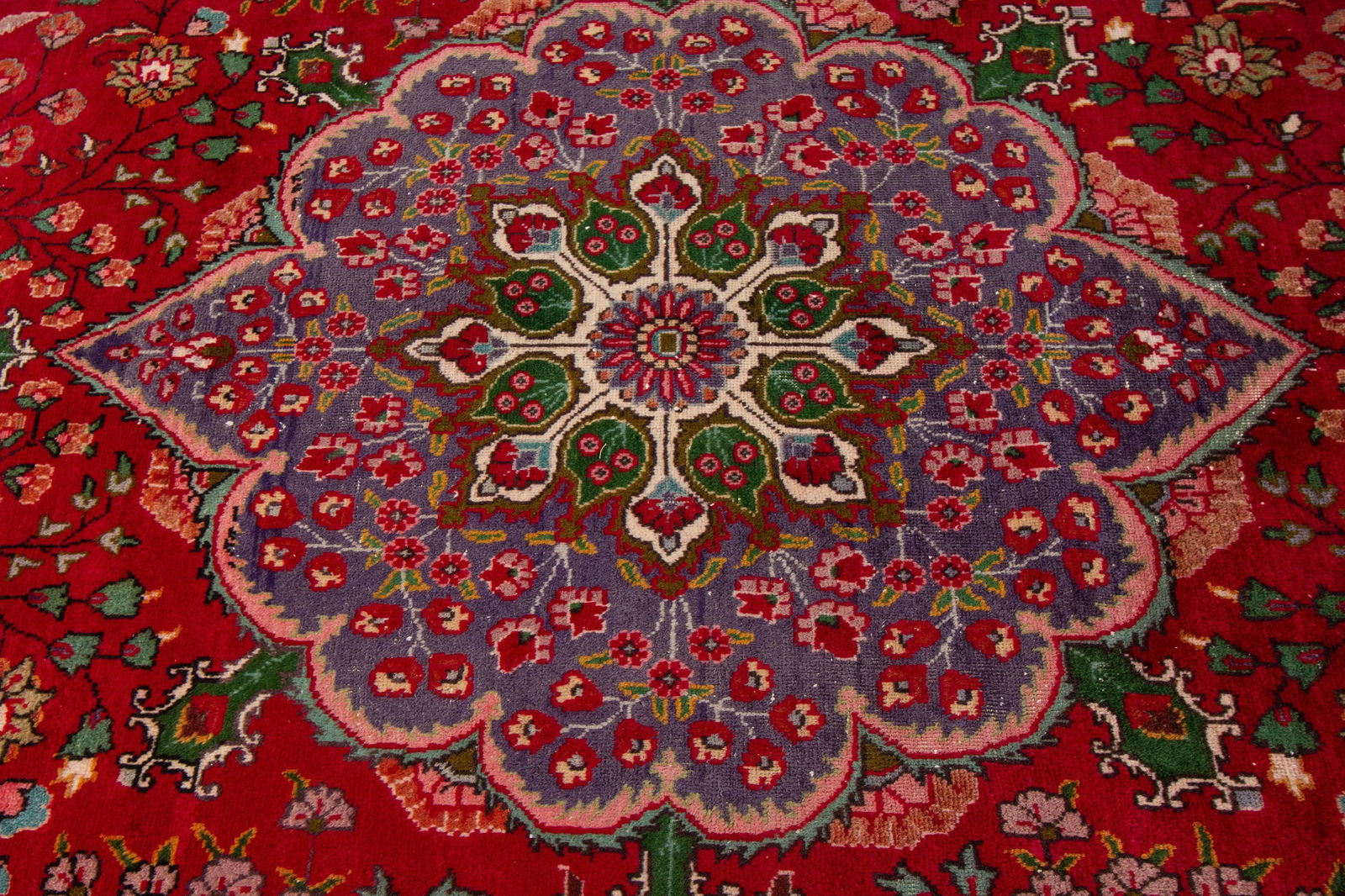 1920s Medallion Handmade Antique Persian Tabriz Wool Rug With Red Field - 5