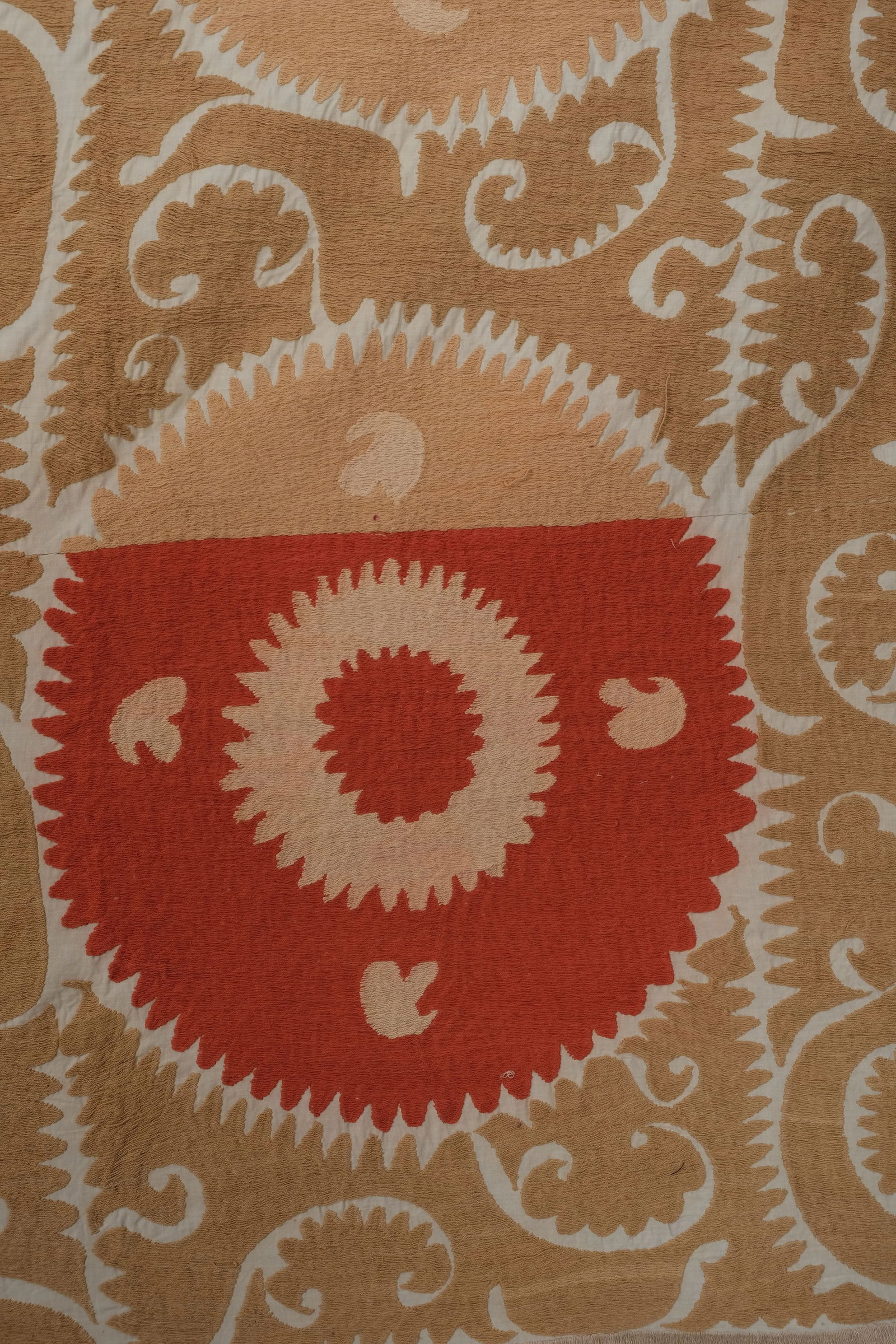 1960s Suzani Wall Hanging Decor With Pastel Colors - 7