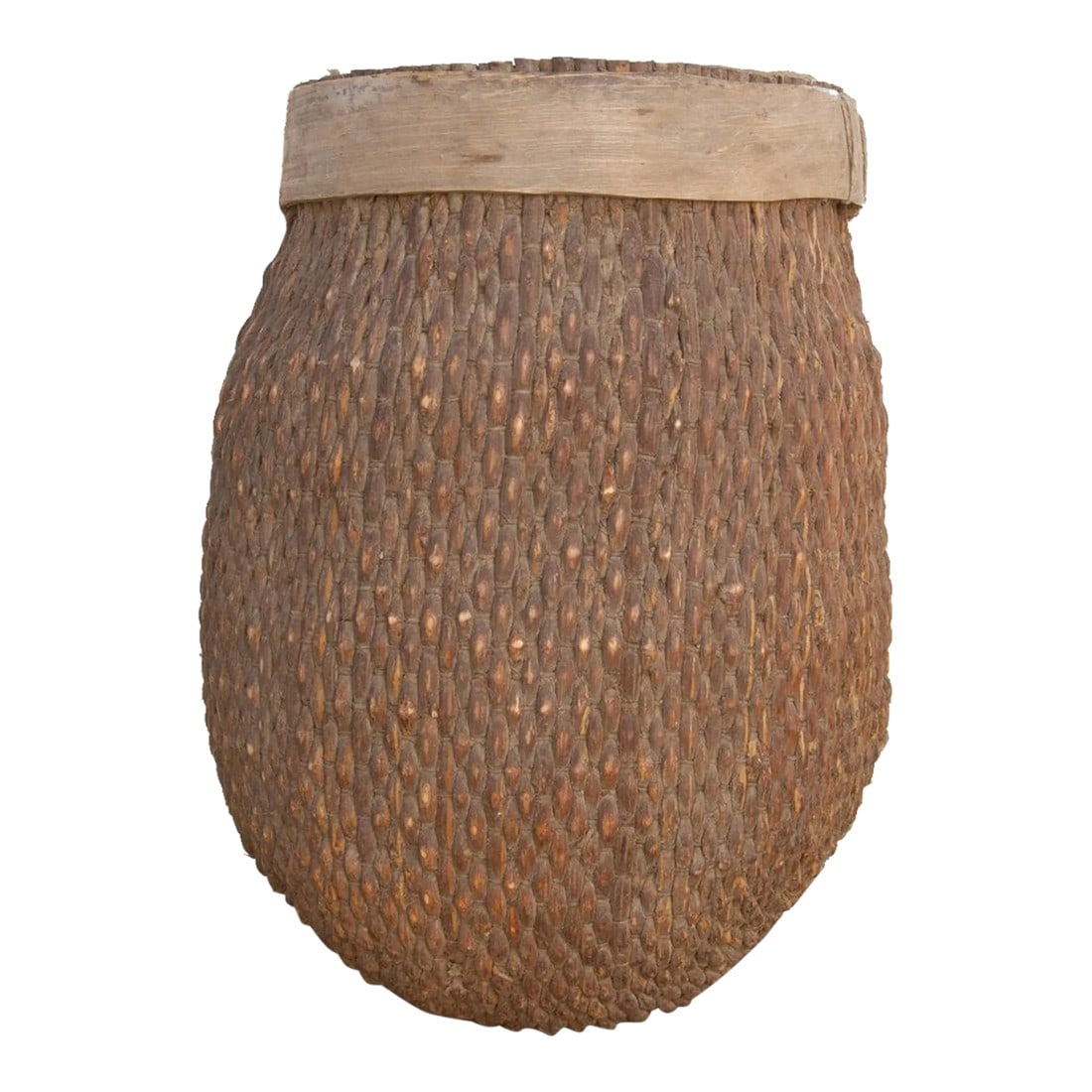 19th Century Asian Woven Basket: Weaving and basket making has had an important role in Chinese history and culture for thousands of years. In ancient China, baskets were used for a variety of practical everyday purposes, including a