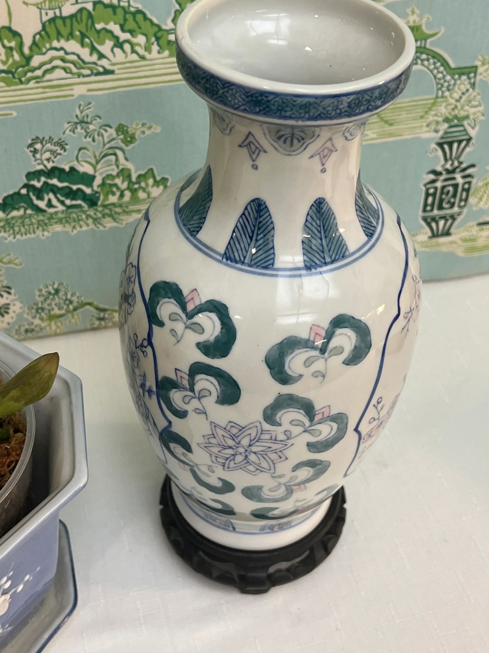 Vintage Pink and Blue Chinoiserie Porcelain Vase With Lovebirds - 4