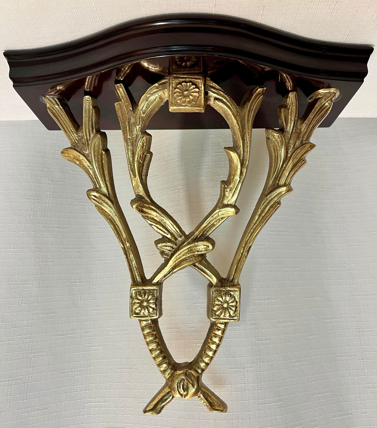 Vintage Chelsea House Style Polished Brass Laurel Leaves and Cherry Wood Display Wall Bracket - 5
