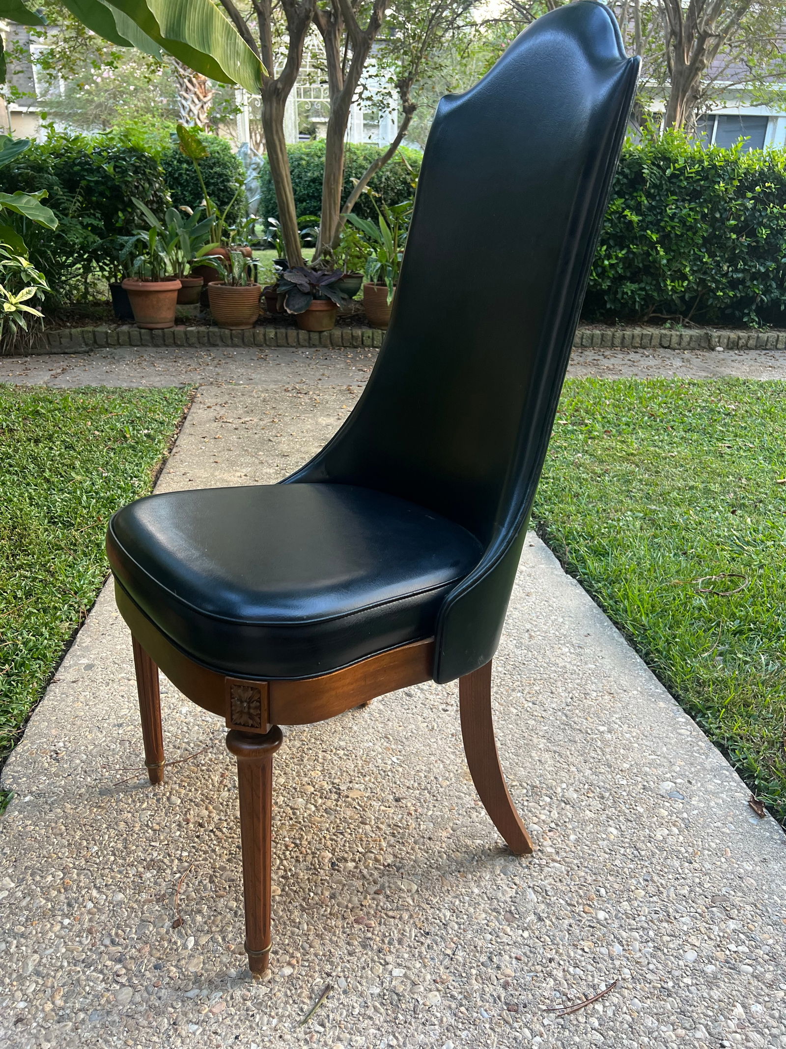Chic Vintage Hollywood Regency Black Leather Side Chair With Brass Handle - 3