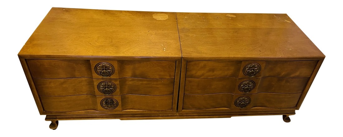 Vintage Thomasville/Kent Coffey Style Console Bachelor Chests with Pedestal - 3 Pieces: Vintage Set of Kent Coffey style or Thomasville Tamerlane Asian Chinoisere Chest Console/Bachelor chest, campaign style. Brass flower pulls. 1 long pedestal that holds 2 nightstands. There is a yellow