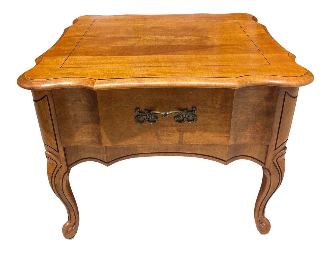 Vintage Thomasville Style French Provincial End Table with Drawer: Vintage French Provincial End Table w/Drawer in its original condition. Its beautiful as is or transform it into your own creation. These tables look so good painted in pastels 26in x 26in x 20in h