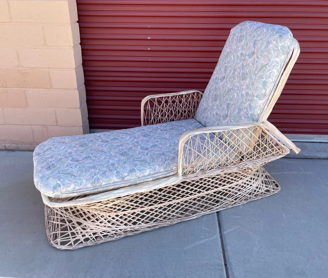 1960s Mid-Century Russell Woodard Spun Fiberglass Chaise Lounge - 3