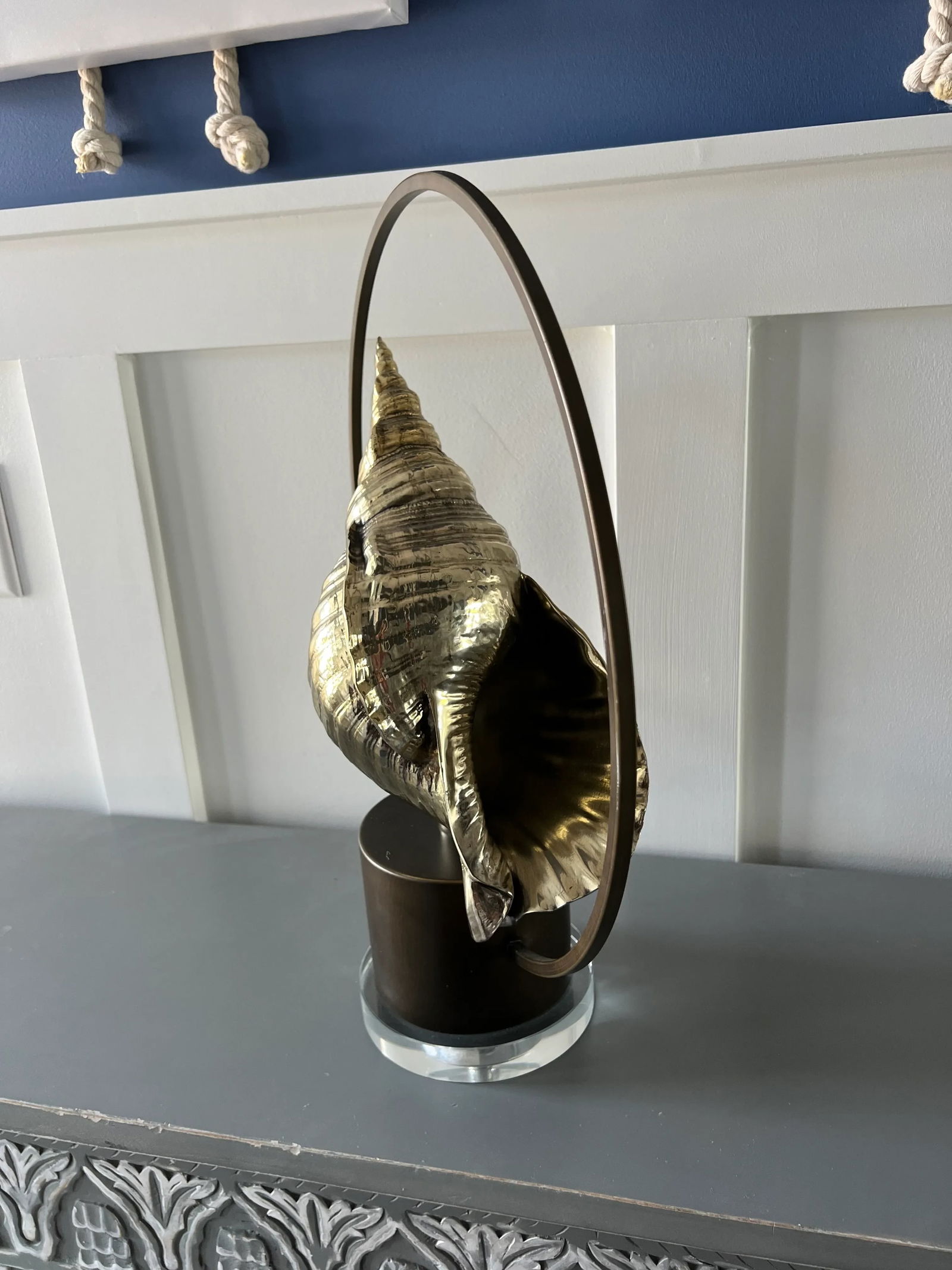 Modern Coastal Chic Seashell Statue - 7