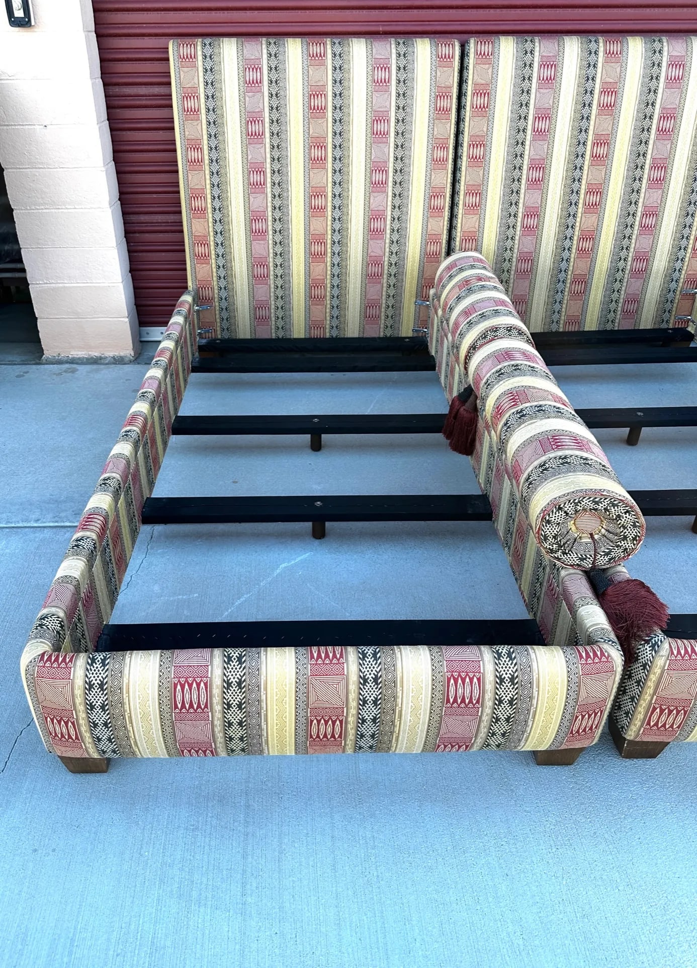 Moroccan Style Twin Upholstered Bed Frame W/Matching Pillows - 5