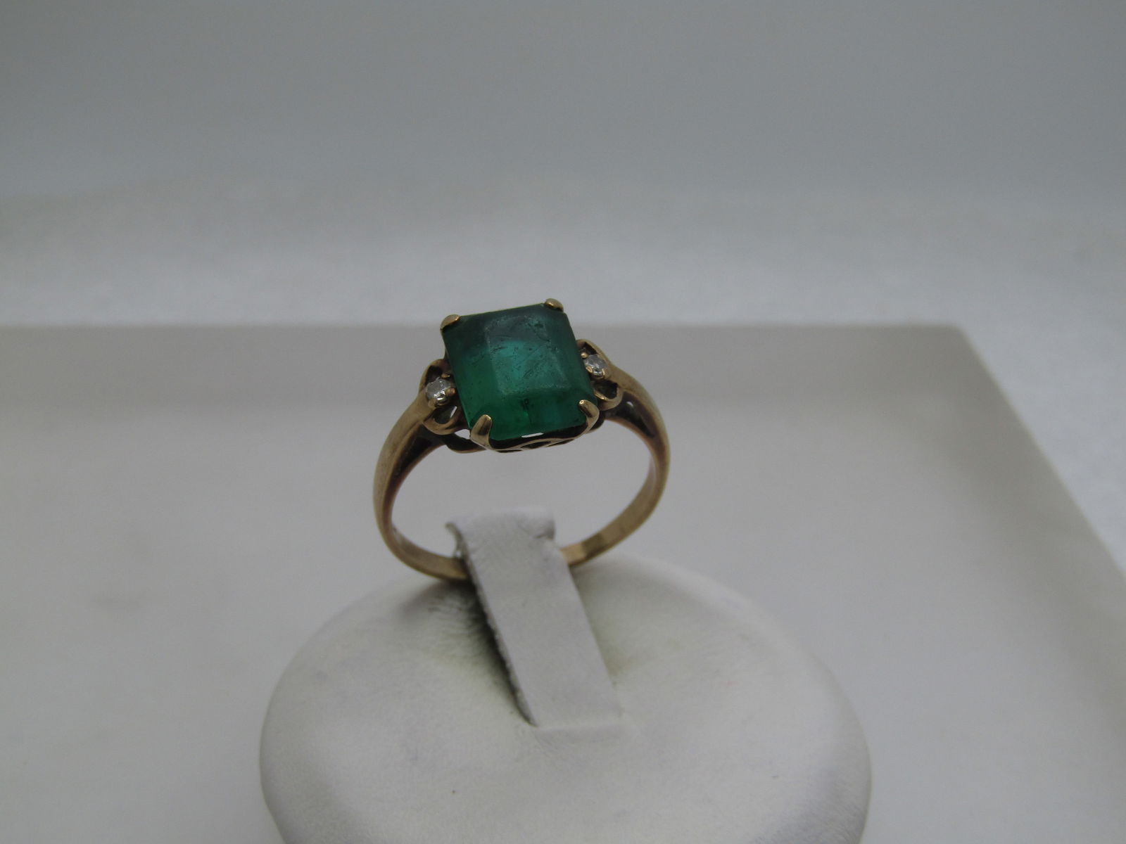 Vintage 10kt Diamond and Emerald Cut, Gree Paste Ring, Sz. 7.5, 1930's-1940's: Title:Vintage 10kt Diamond and Emerald Cut, Gree Paste Ring, Sz. 7.5, 1930's-1940's Description:Vintage 10kt Diamond and Emerald Cut, Gree Paste Ring, Sz. 7.5, 1930's-1940's. Emerald green cut glass s