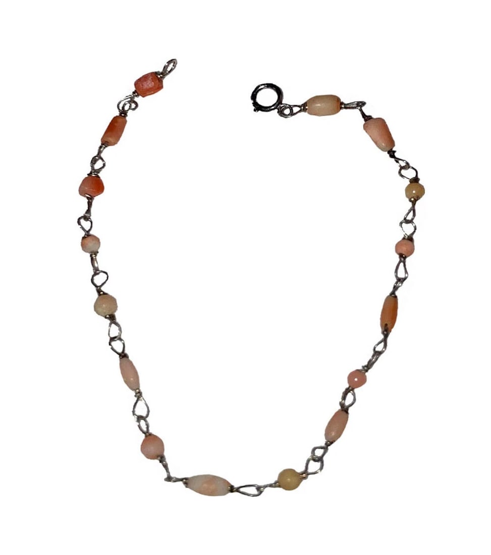 Mexican Artisan Handmade Pink Coral Sterling Silver Wire Bracelet: Title:Mexican Artisan Handmade Pink Coral Sterling Silver Wire Bracelet Description:Mexican Artisan Handmade Pink Coral Sterling Silver Wire Bracelet. Measures 7 3/4" long by 5 mm's wide. Closes with