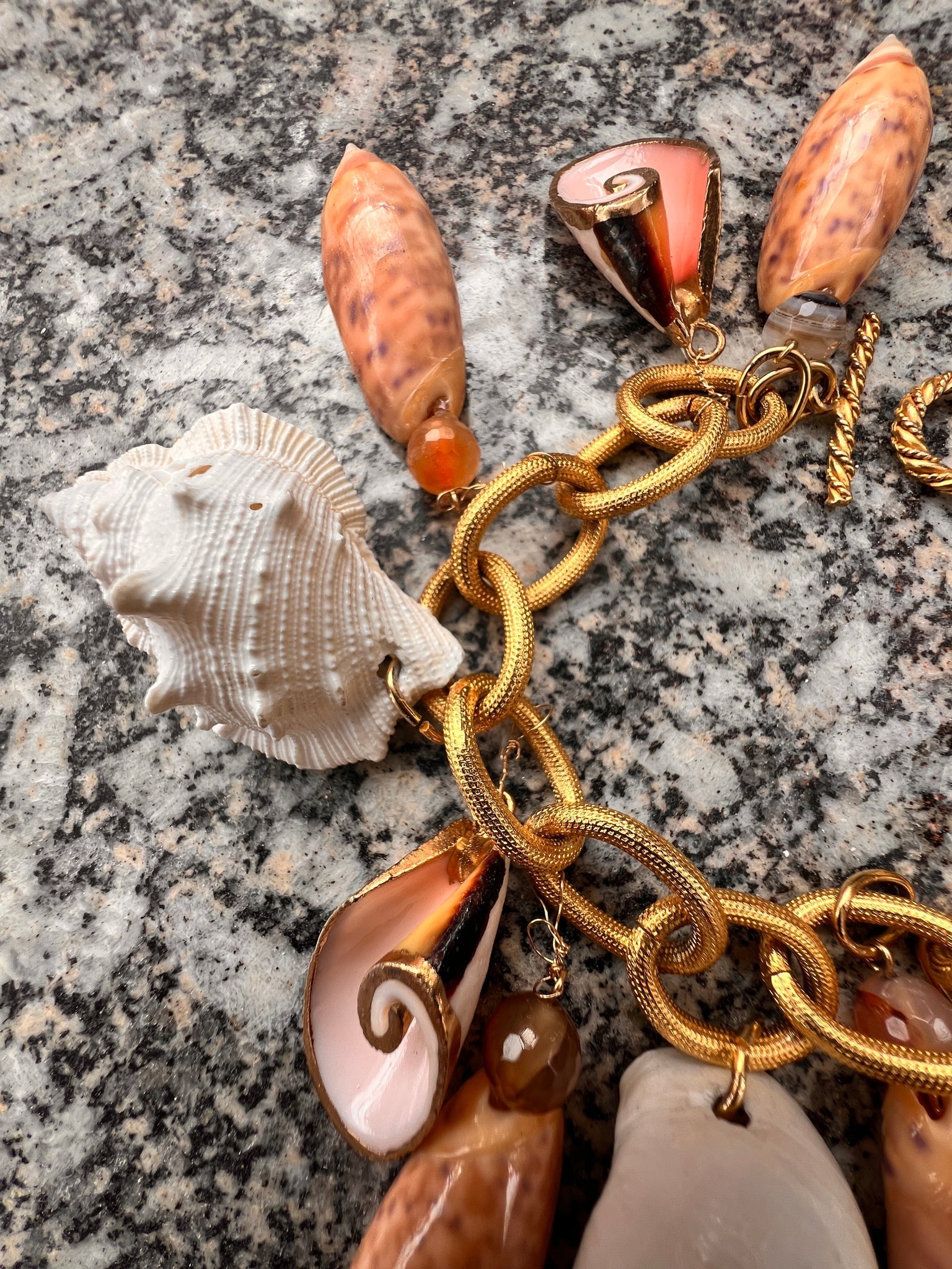 Seashell Charm Bracelet with Agate Beads - 3