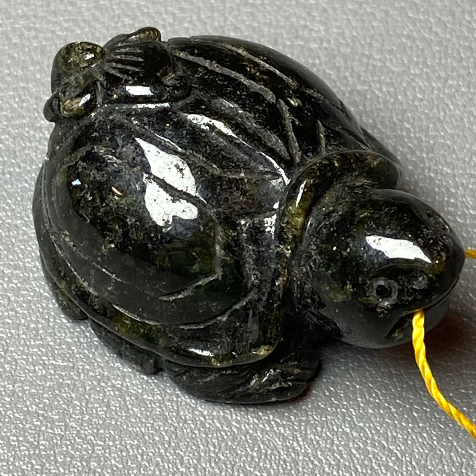 Antique Chinese Natural Ink Green Jadeite Jade carved Turtle Amulet Statue - 2