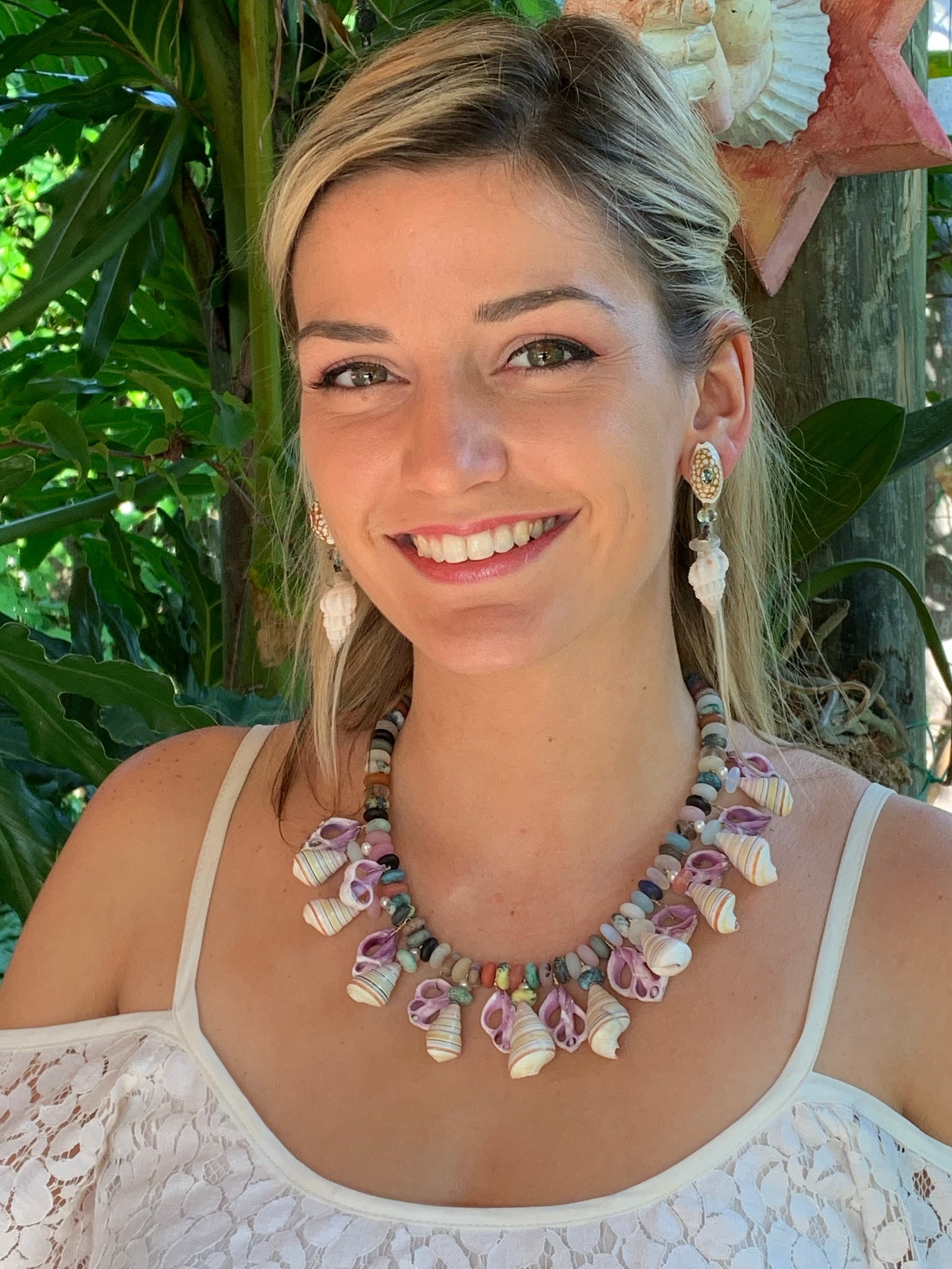 Shell and Pearl Necklace - 5