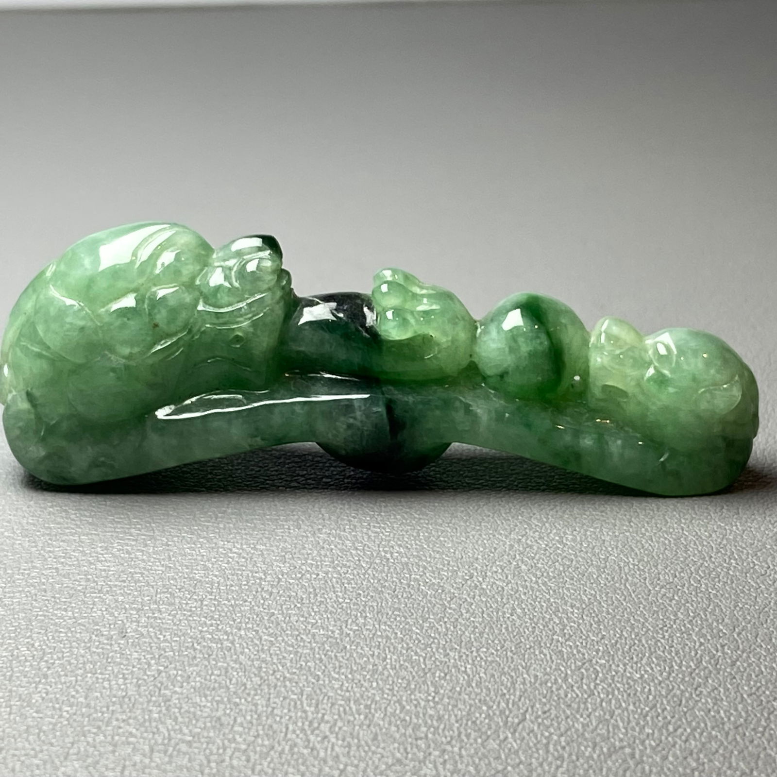 Antique Chinese Green Jadeite Jade Dragon Belt Hook (1 of 15)