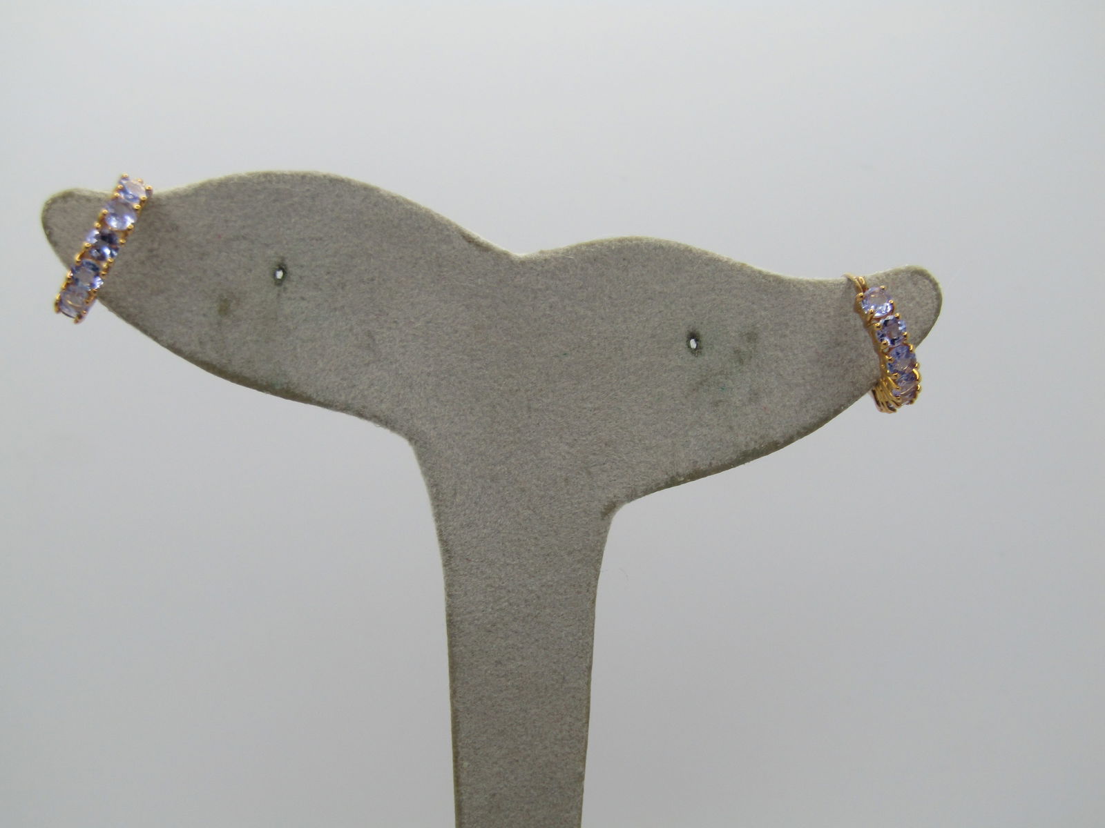 Vintage 14kt Aquamarine Hoop Earrings, Mexico .60 TCW, 1990's: Title:Vintage 14kt Aquamarine Hoop Earrings, Mexico .60 TCW, 1990'sDescription:Vintage 14kt Aquamarine Hoop Earrings, Mexico .60 TCW, 1990's. Hoop earrings with hinged post - they are marked 14kt and