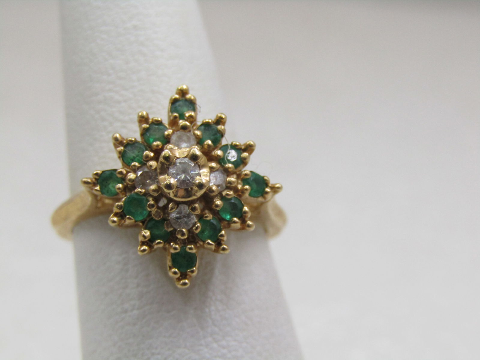 Vintage 10kt Onyx Diamond Chip Ring, Sz. 6.5, Dason Signed: Title:Vintage 10kt Onyx Diamond Chip Ring, Sz. 6.5, Dason Signed Description:Vintage 10kt Onyx Diamond Chip Ring, Sz. 6.5, Dason Signed. The onyx is an oval cut that is appx. 10mm by 9mm with a center