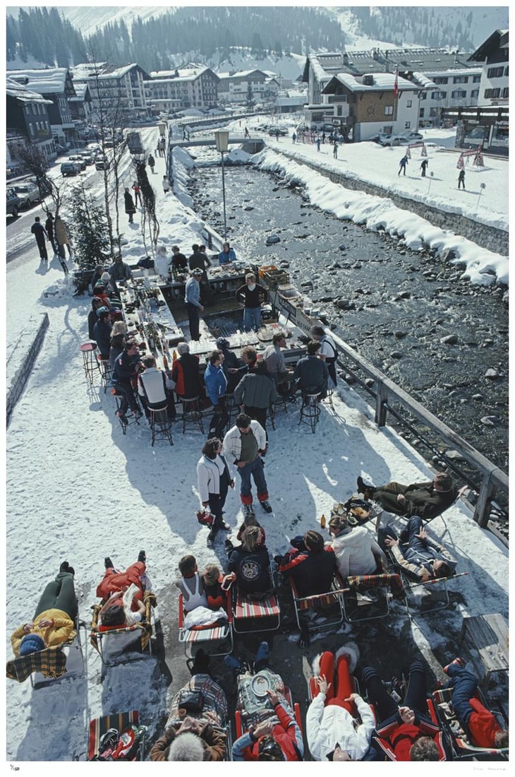 Ice Bar 1979 - Slim Aarons Estate Stamped: 1979 (printed later): Title: Ice Bar 1979 - Slim Aarons Estate Stamped: 1979 (printed later) Description: Ice Bar 1979 - Slim Aarons Estate Stamped The Ice Bar at the Hotel Krone in the Austrian ski resort of Lech, Februar