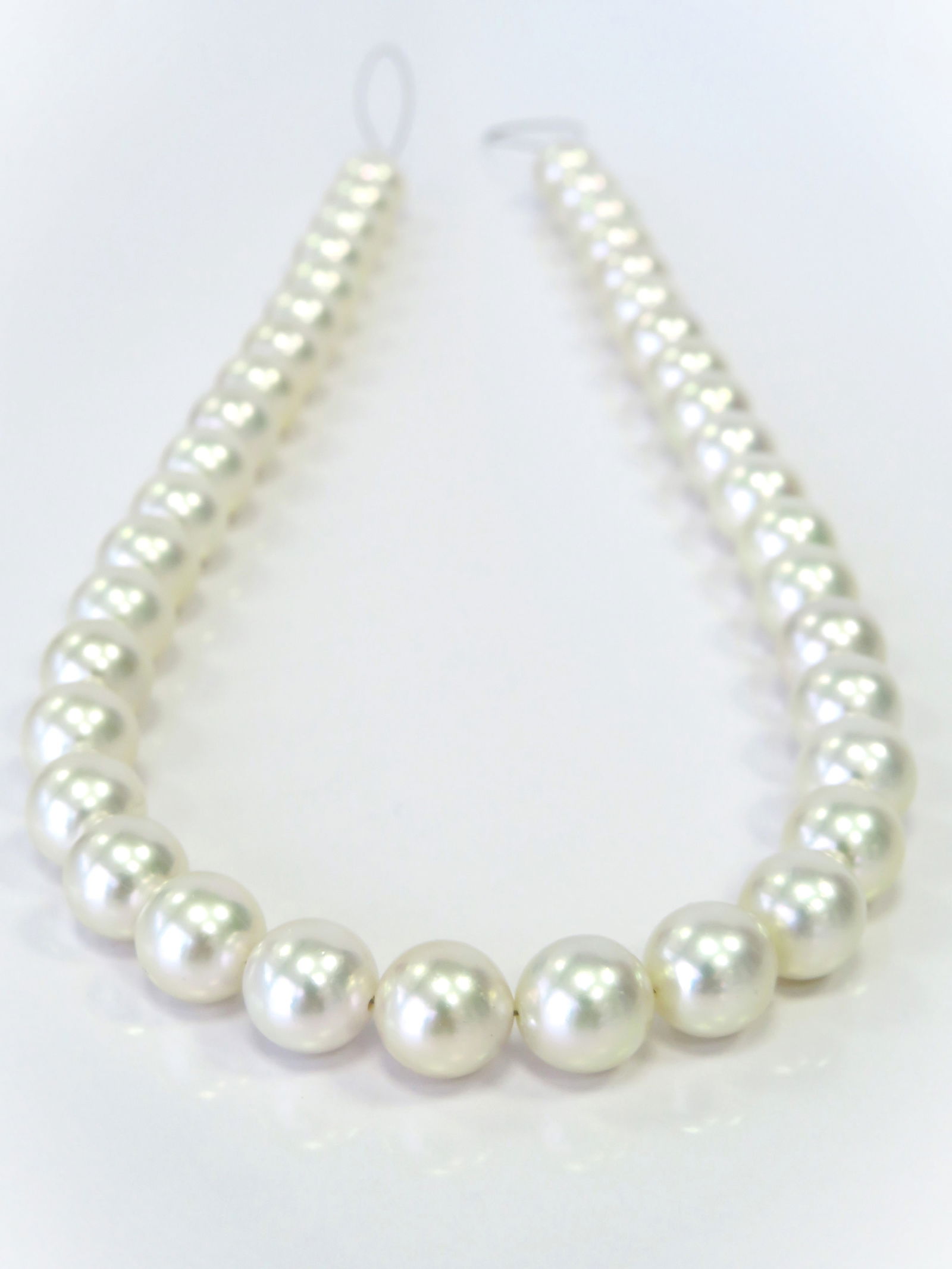 10-10.5mm Round White Akoya Necklace Strand (Extremely Rare Big Size): Title:10-10.5mm Round White Akoya Necklace Strand (Extremely Rare Big Size) Description:AAA-Grade High luster Extremely Rare Big-size White Round, with very minimal spots/blemish, 40 pearl pieces, 18