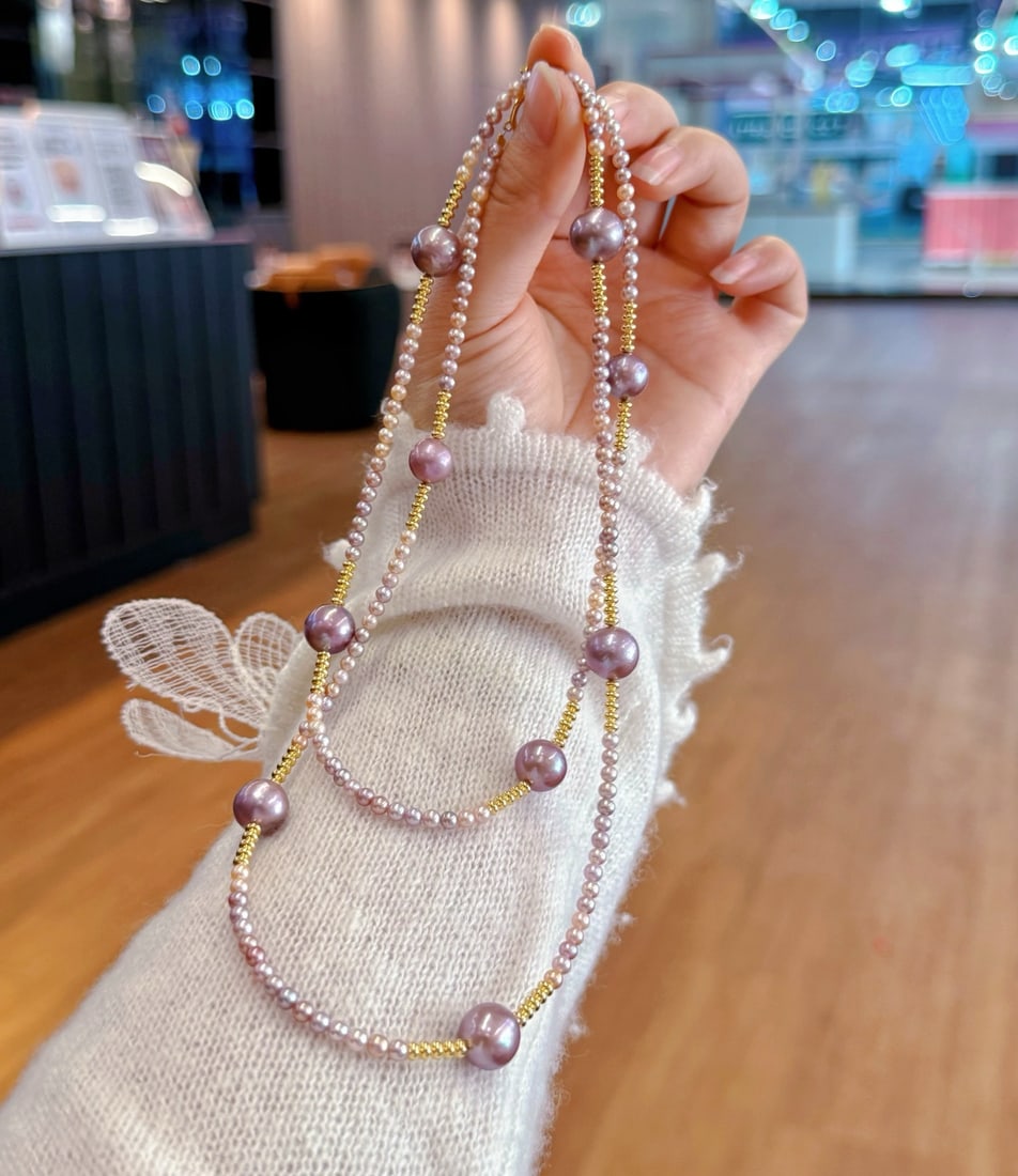 Pearl Necklace: Approximately 3-4mm in size, round, clean, baby beads, natural lavender large grain spacer beads, the overall color is very beautiful Reserve: $350.00 Shipping: Domestic: Shipping rates are determined