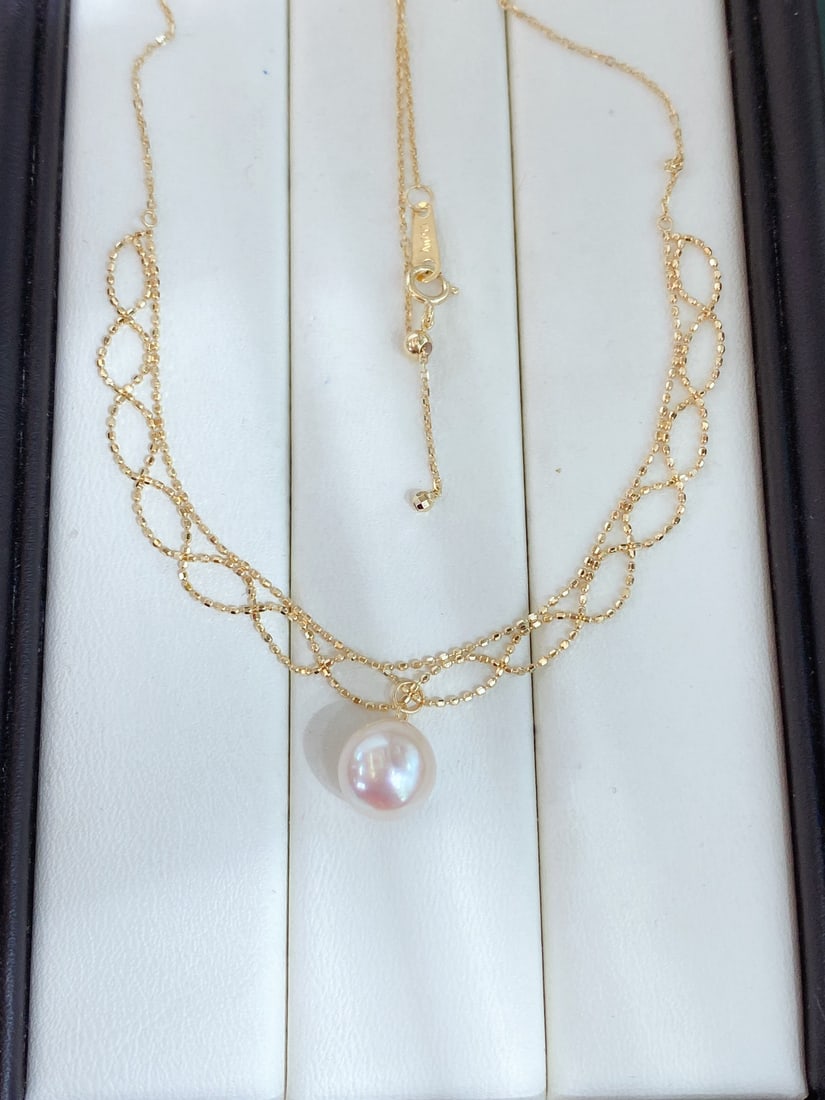 18k Gold Pearl Necklace: 18k Gold Pearl Necklace, Akoya Sea Pearls 8.5-9mm Perfect Round, Flawless, Ultra-Light Cherry Blossom Pink Reserve: $700.00 Shipping: Domestic: Shipping rates are determined by destination Internation