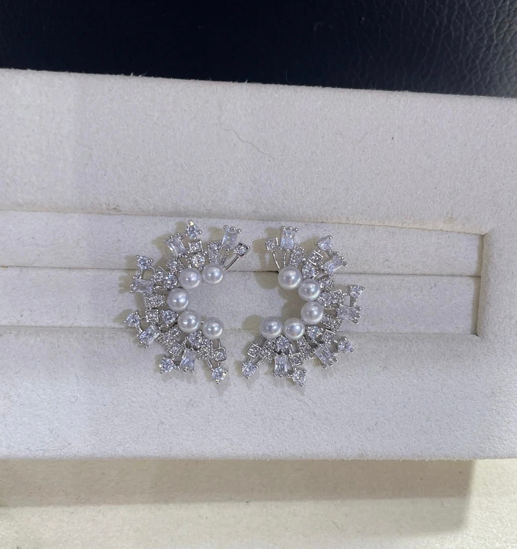 Pearl stud earrings with fireworks design - 5