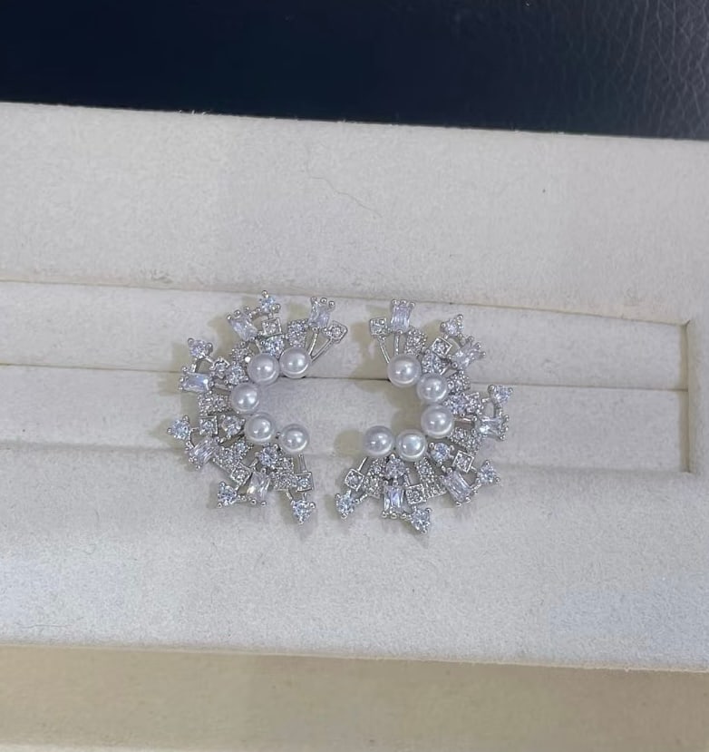 Pearl stud earrings with fireworks design - 6