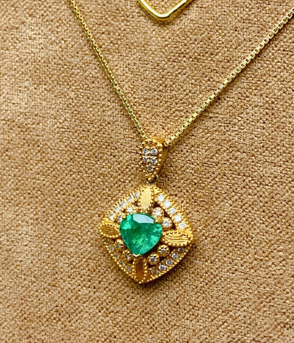 Natural Emerald Pendant - 2