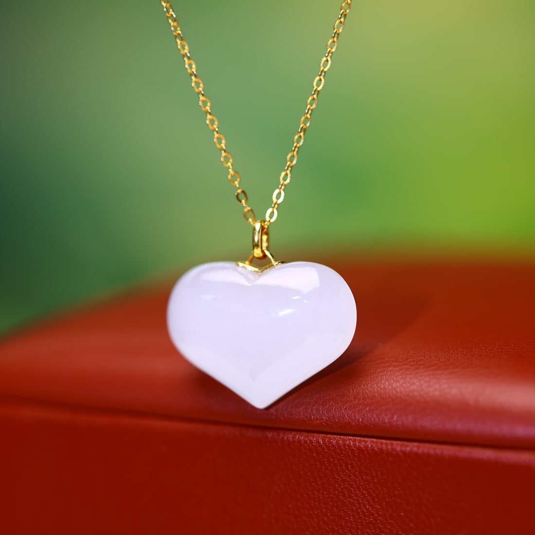 18K Inlaid Heart Pendant with White Jade from Hetian - 2