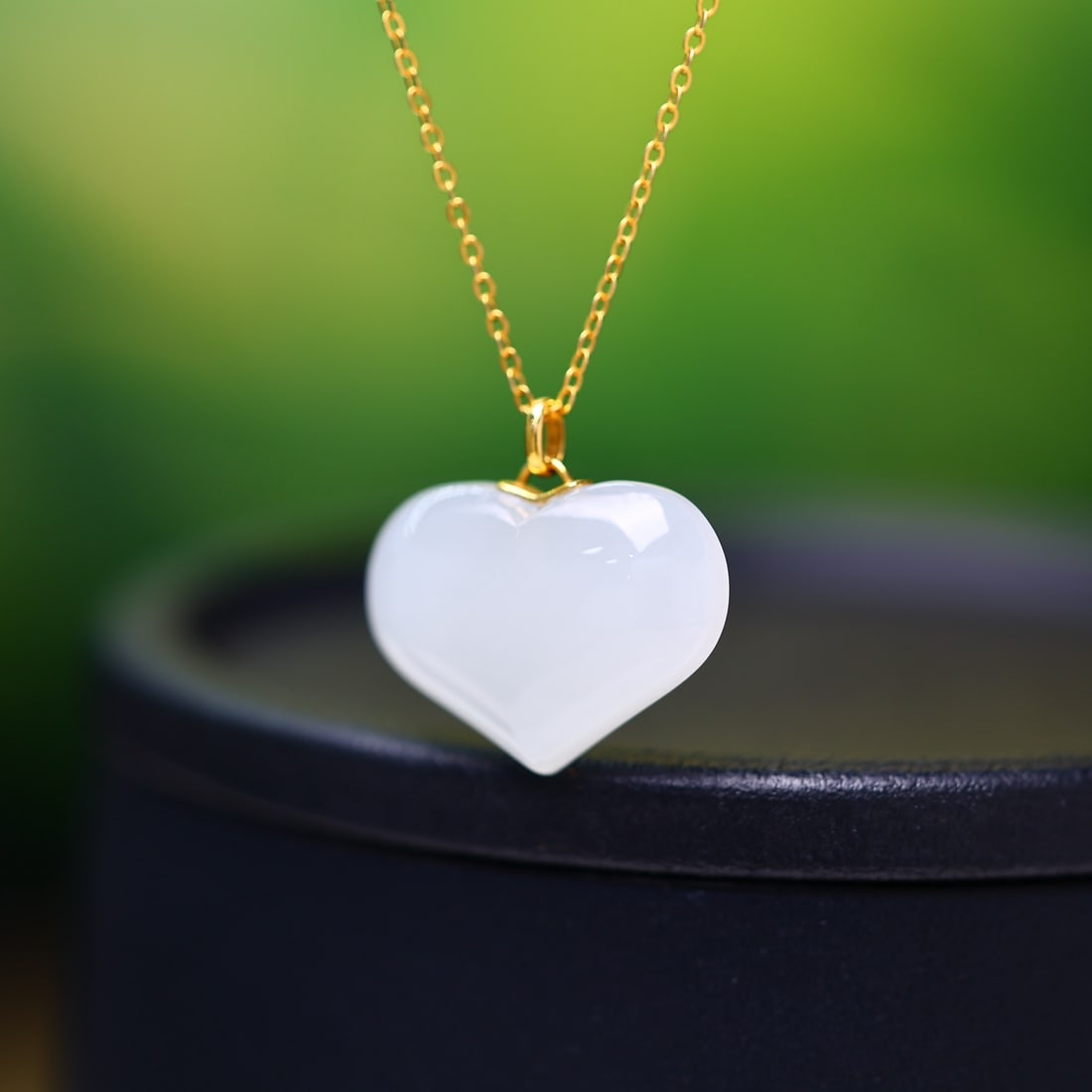 18K Inlaid Heart Pendant with White Jade from Hetian - 4