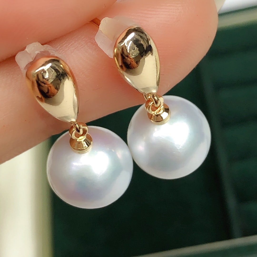 Pearl Studs - 9