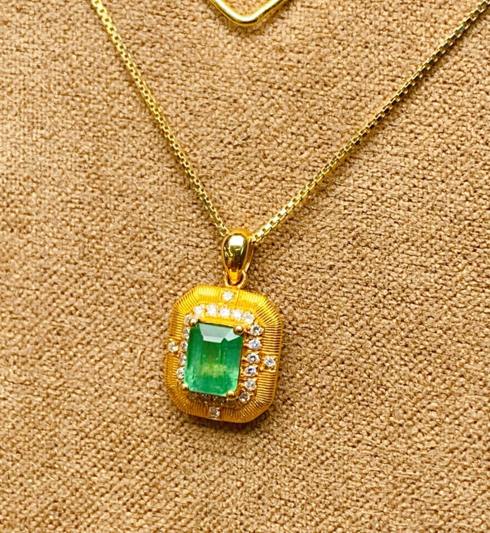 Natural Emerald Pendant - 5