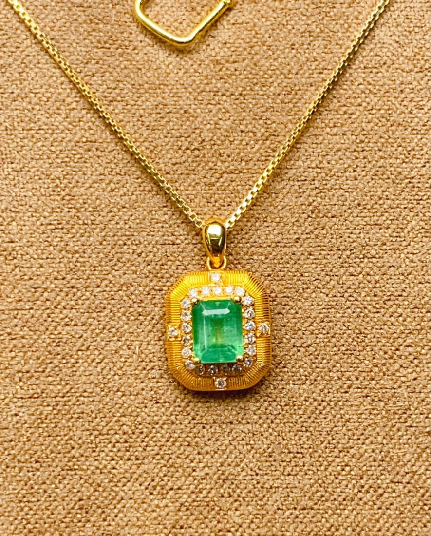 Natural Emerald Pendant - 6