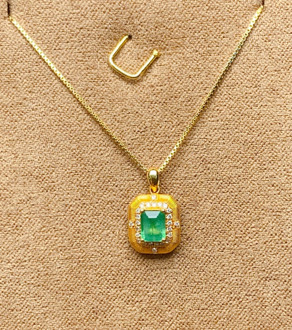 Natural Emerald Pendant - 7