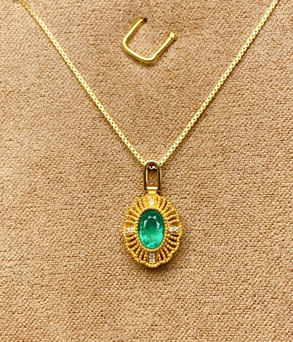 18k Gold with Diamond Encrusted Natural Emerald Pendant - 5