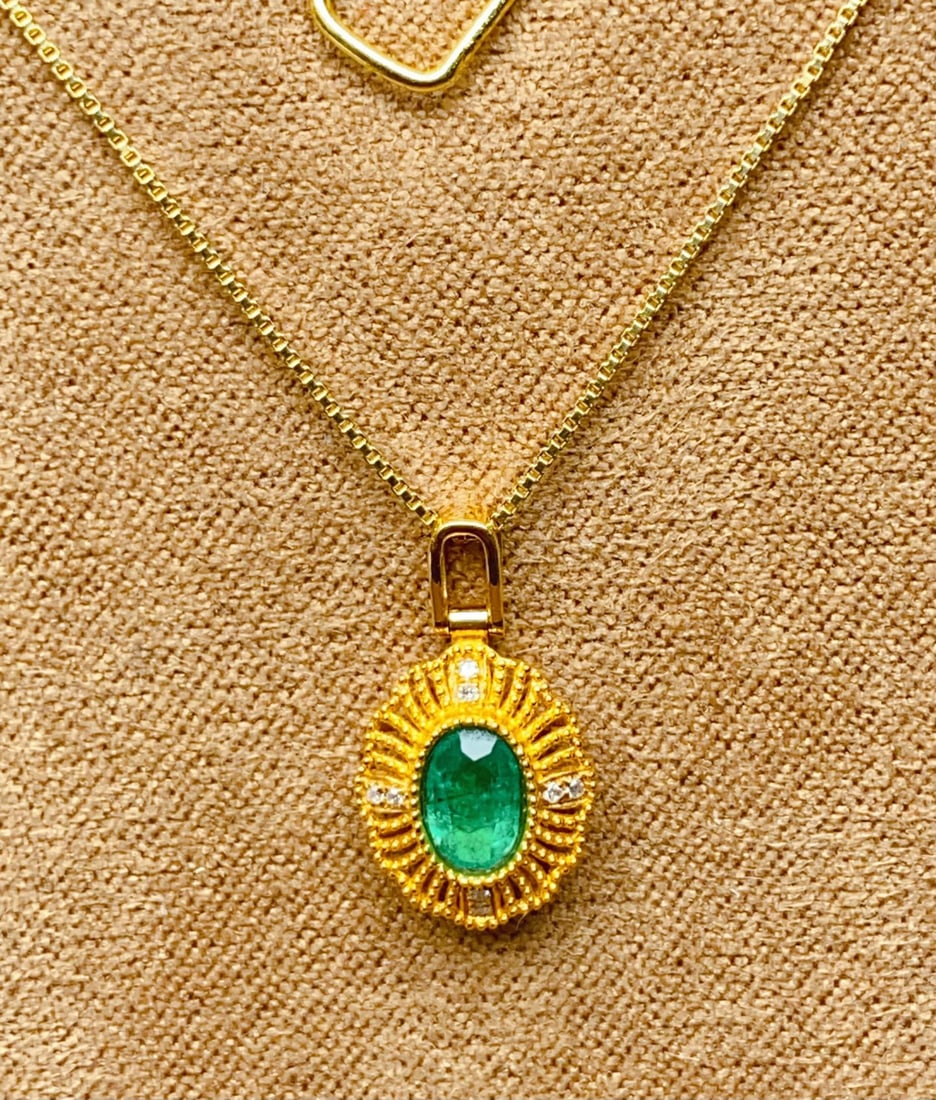 18k Gold with Diamond Encrusted Natural Emerald Pendant - 6