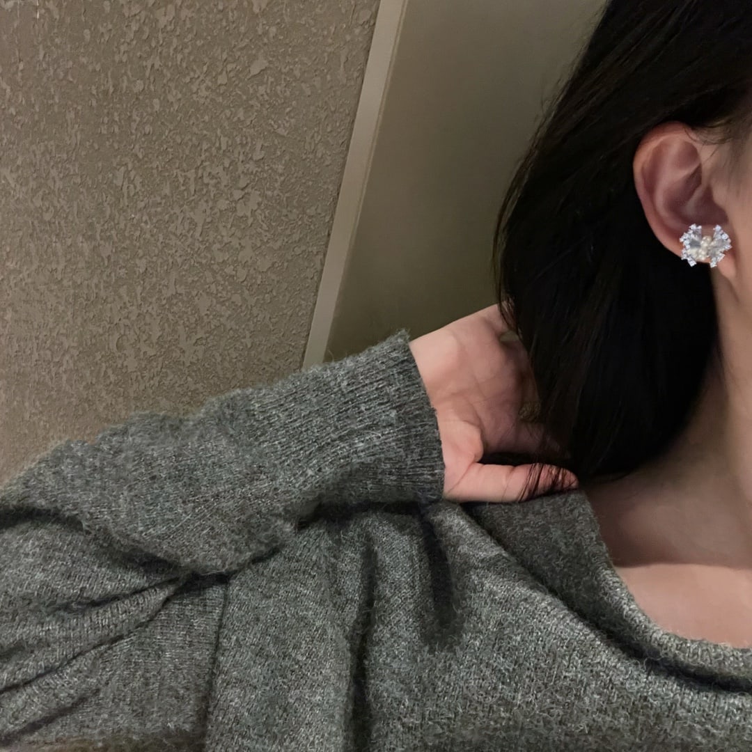 Bow Pearl Earrings - 4