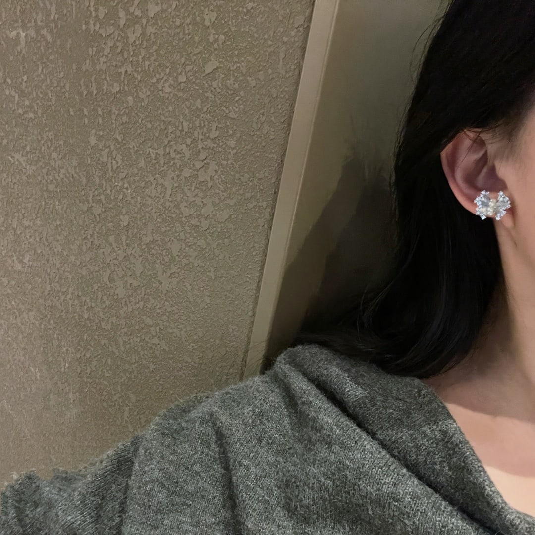 Bow Pearl Earrings - 5