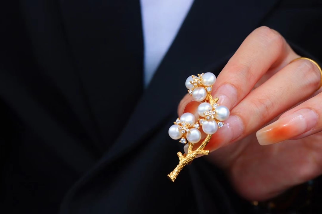 Plum Pearl Brooch - 2