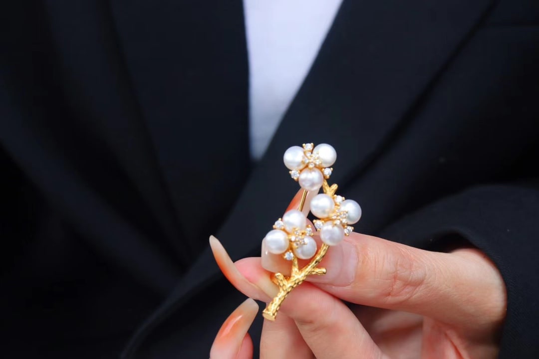 Plum Pearl Brooch - 3