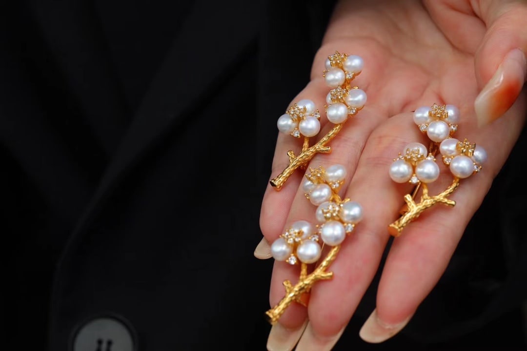 Plum Pearl Brooch - 4