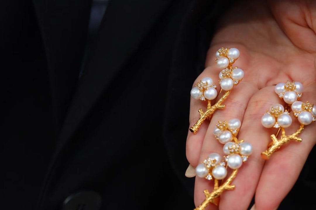 Plum Pearl Brooch - 6