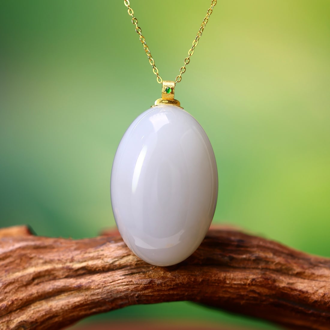 18K Inlaid Turquoise Purple Dove Egg Pendant: 18K Inlaid Hetian Jade Lavender Pigeon Egg Pendant, 25x38mm Reserve: $500.00 Shipping:Domestic: Shipping rates are determined by destinationInternational: Foreign shipping rates are determined by