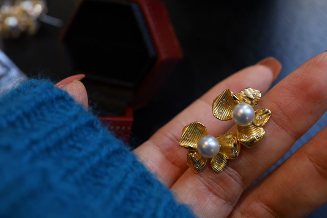 Sterling Silver Plated, Japanese Seawater Akoya Pearl Earrings: Sterling Silver Plated, Japanese Seawater Akoya Pearl Stud Earrings Reserve: $200.00 Shipping:Domestic: Shipping rates are determined by destinationInternational: Foreign shipping rates are