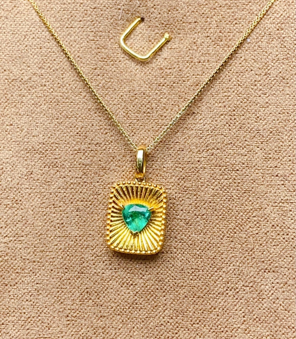 18k Gold with Diamond Encrusted Natural Emerald Pendant - 5
