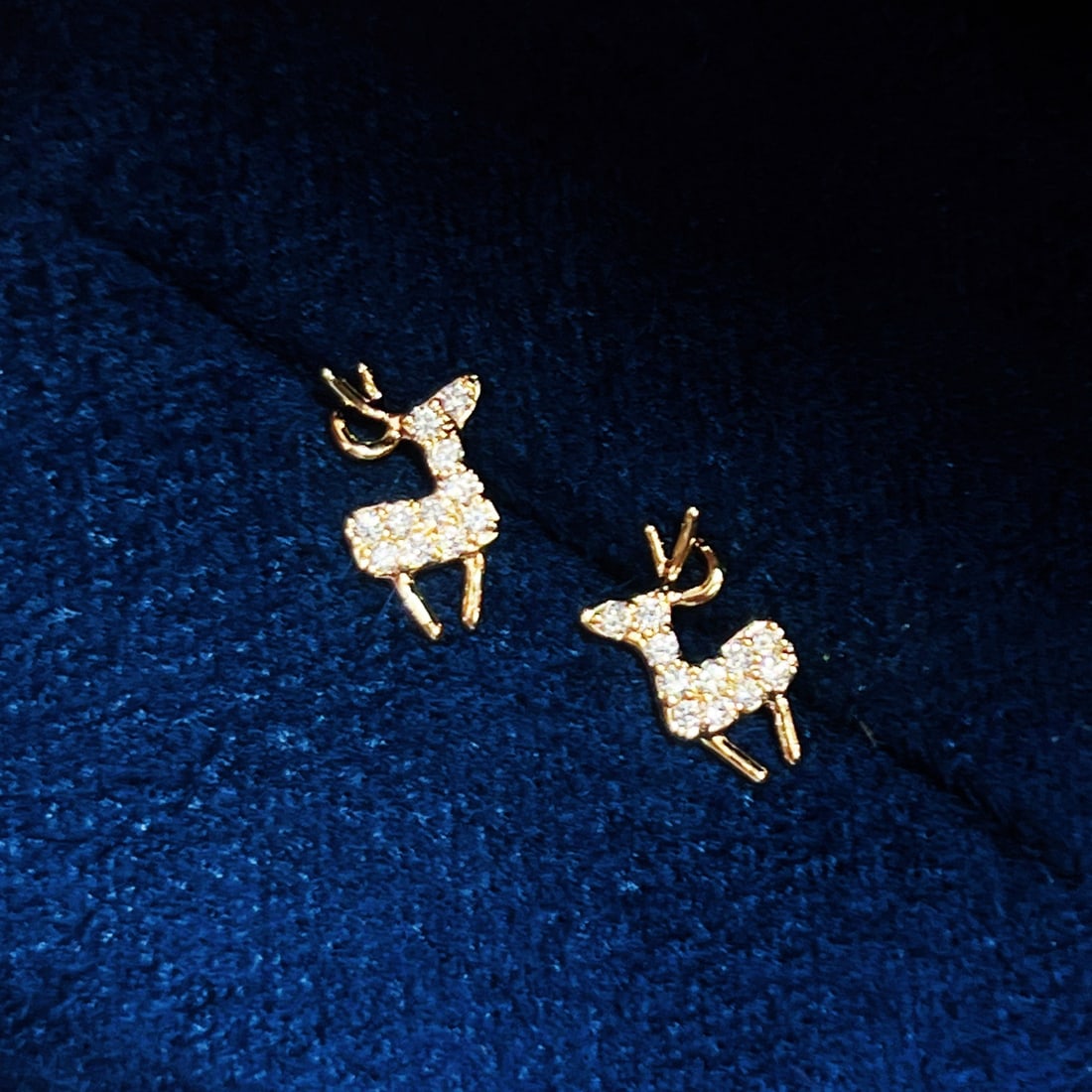 18K Gold Deer Stud Earrings: 18K Gold Deer Stud Earrings, Exquisitely Cute and Sparkling with Cultured Diamonds Reserve: $500.00 Shipping:Domestic: Shipping rates are determined by destinationInternational: Foreign shipping
