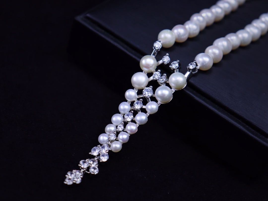 Natural Freshwater Pearl Necklace - 9
