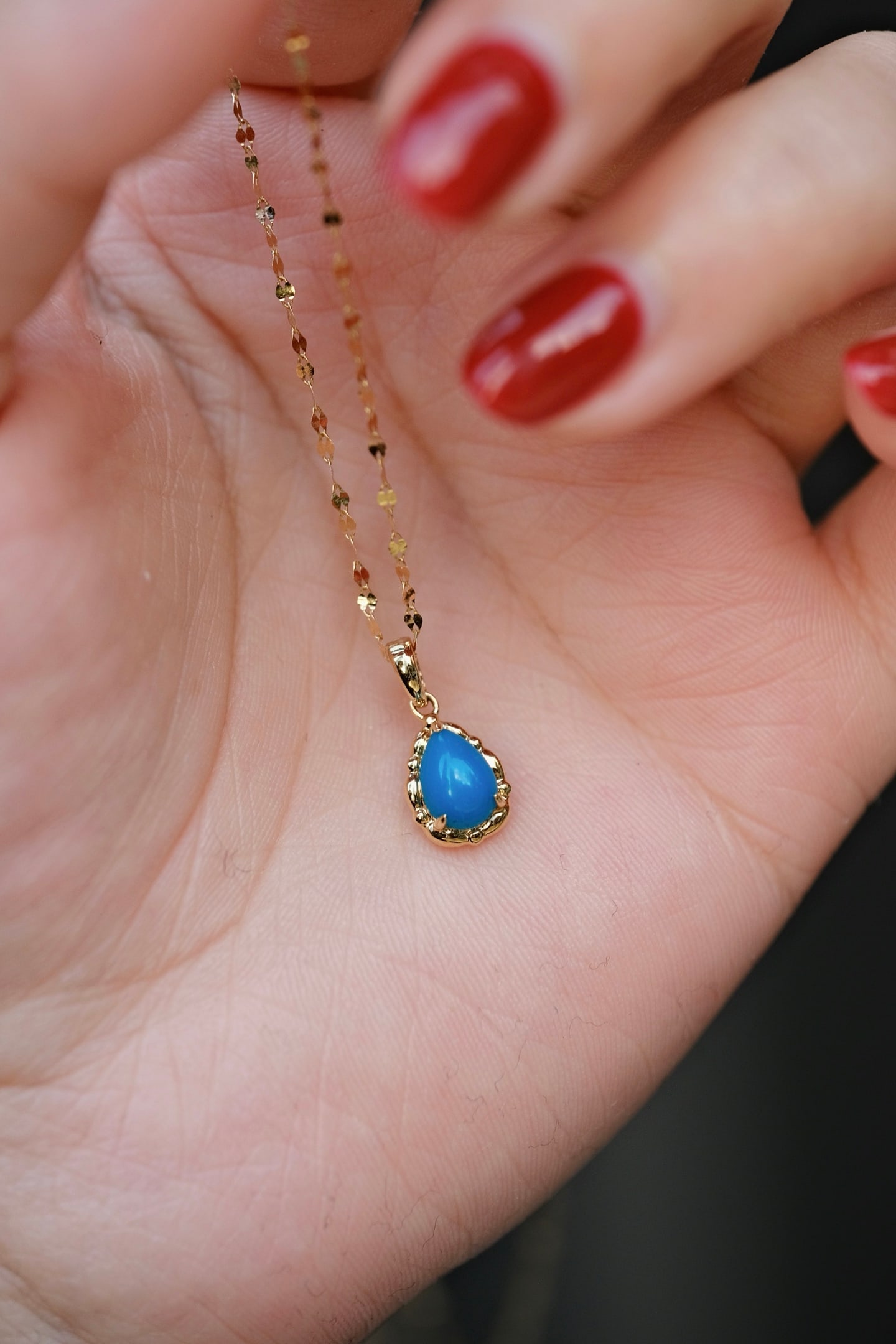 18K Turquoise Pendant: 18K Turquoise Pendant, Water Droplet Shape with Four Claw Bezel Setting Classic Design with Universal Clasp Reserve: $500.00 Shipping: Domestic: Shipping rates are determined by destination Internatio