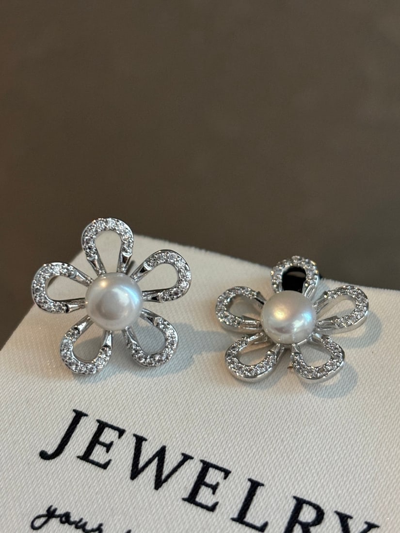 Sunflower Pearl Stud Earrings - 3